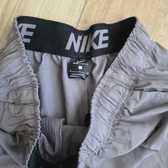 Nike Dri-FIT Totality 9" Unlined Gray Shorts Men Sz Small - Picture 5 of 13